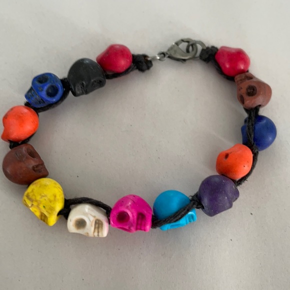 FREE WITH $50 purchase! Skull Bracelet Vintage multicolor J113 - Picture 1 of 6